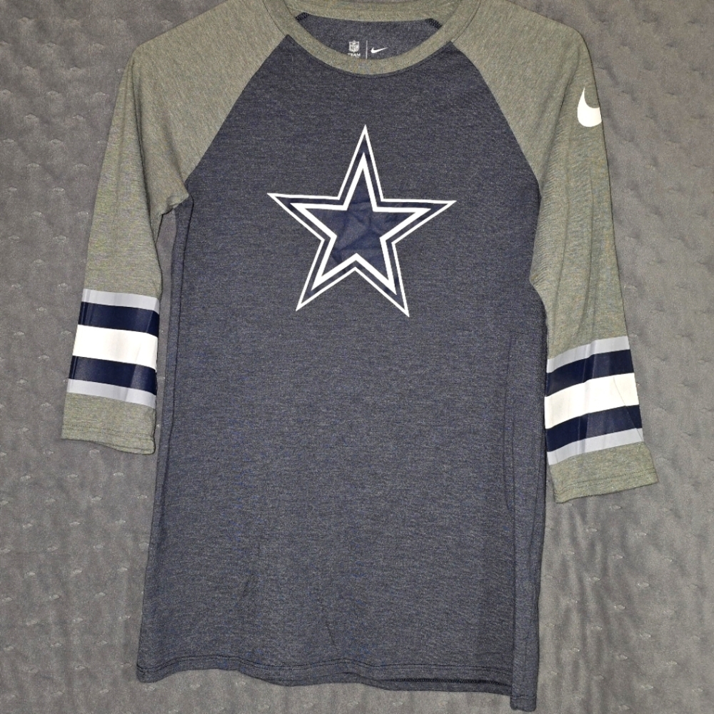 Dallas Cowboys Size Small 3/4 Sleeve Shirt